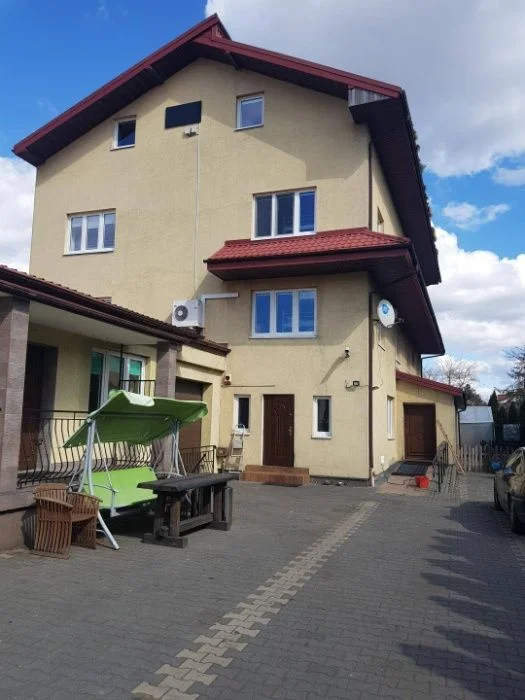 Hostel - pokoje do wynajęcia – Хостел – кімнати – ჰოსტელი – ოთახები