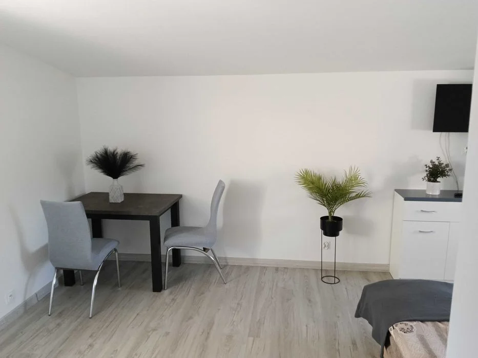 dom pokoje wynajem pokój apartament kwatery pracownicze wynajem Kobierzyce-Bielny Wrocławskie-Chrzanów – zdjęcie 11