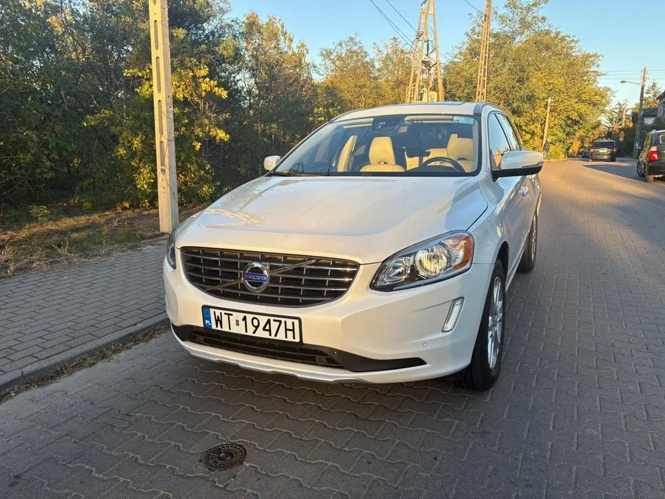 Volvo XC60 niski przebieg – zdjęcie 2