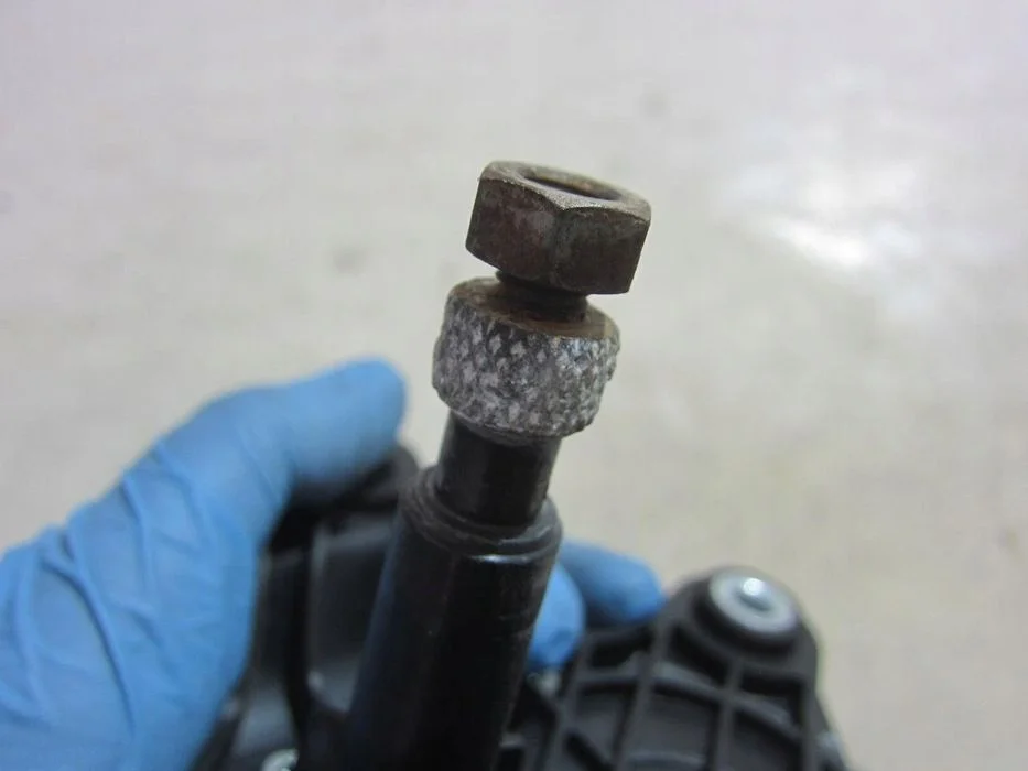 Bmw X3 F25 2.0 N20 Siliniczek Wycieraczki 7237062 – zdjęcie 4