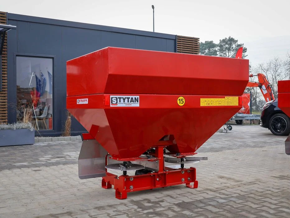 Rozsiewacz 400 L - 600 L - 800 L - 1000 L - 1200 L - 1400 L - 1600 L - STRUMYK TYTAN do nawozu rozsiewacz nawozów – zdjęcie 5
