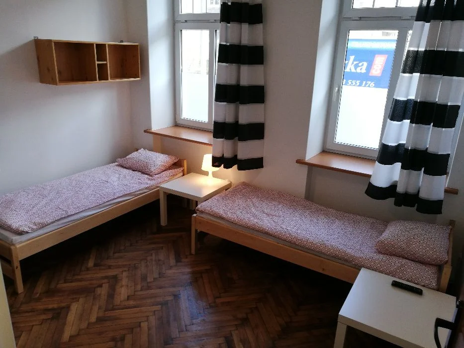 Komfortowe 2-pok. mieszkanie DLA FIRM 450m od Starego Miasta – zdjęcie 2