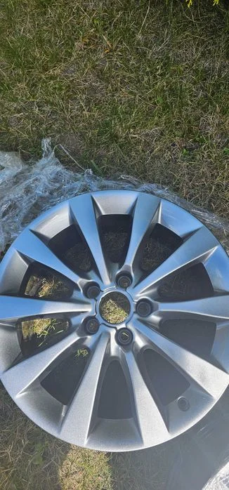 Felgi Audi A6 C7 17 cali 4 szt. Oryginalne. – zdjęcie 2