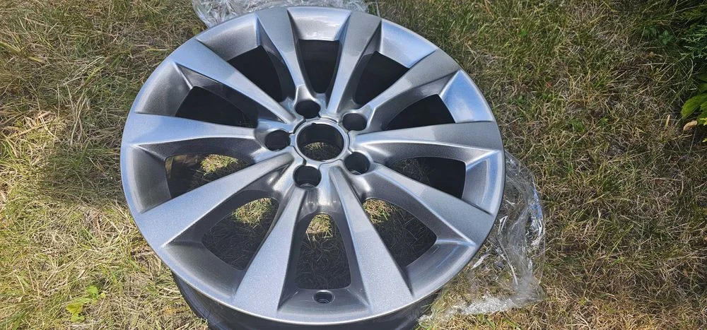 Felgi Audi A6 C7 17 cali 4 szt. Oryginalne.