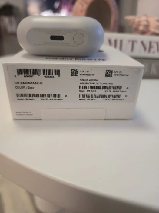 Słuchawki SAMSUNG Galaxy Buds3 FE Szary – zdjęcie 5