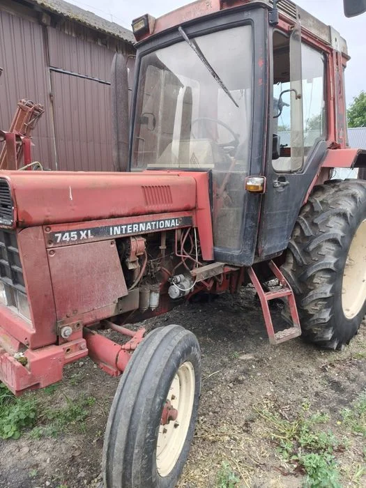 Ciągnik case 745 xl