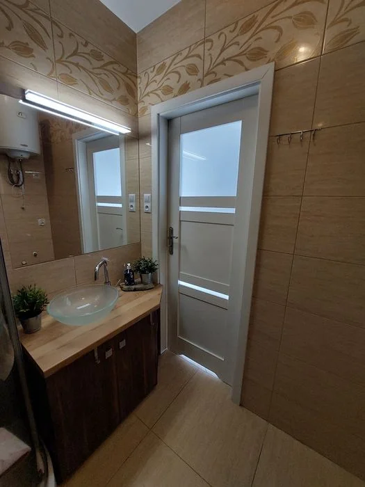 Klimatyzowany Apartament na doby 220zl – zdjęcie 11