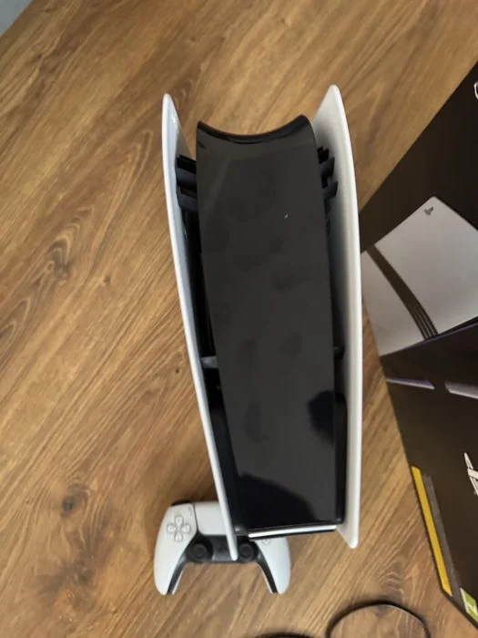 Playstation 5 pro kupiona 22.06.2026 – zdjęcie 4