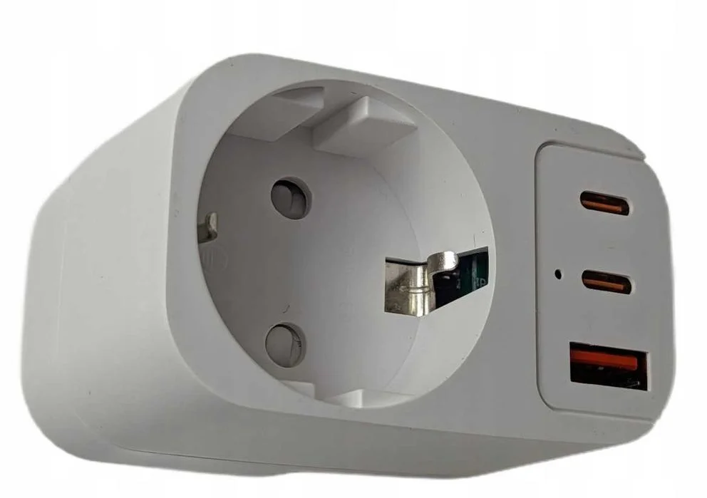 Adapter podróżny EU do UK, wtyczka z 3 portami USB USB-C ANGLIA-EUROPA – zdjęcie 2