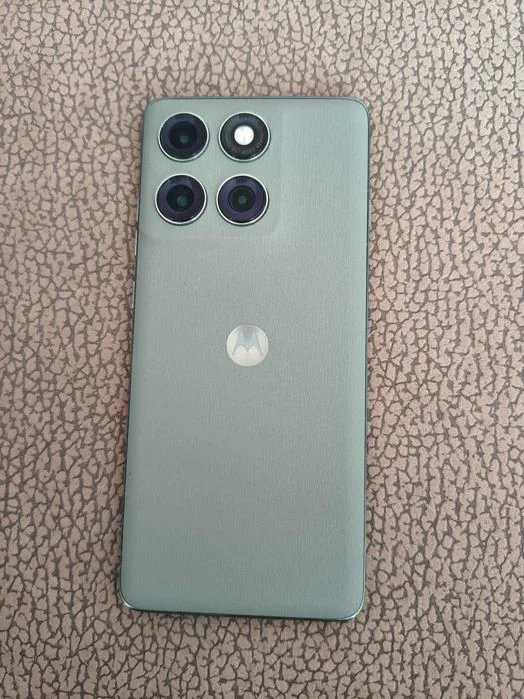 Smartfon Motorola EDGE 60 PRO 12+512GB Zielonoszary (model XT2507-1) – zdjęcie 3