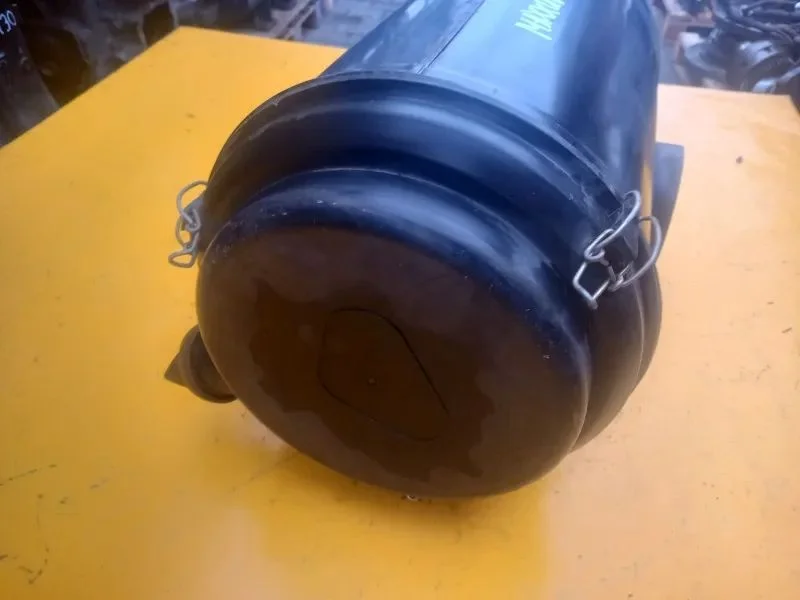 Obudowa filtra powietrza guma Case Maxxum 140 – zdjęcie 4