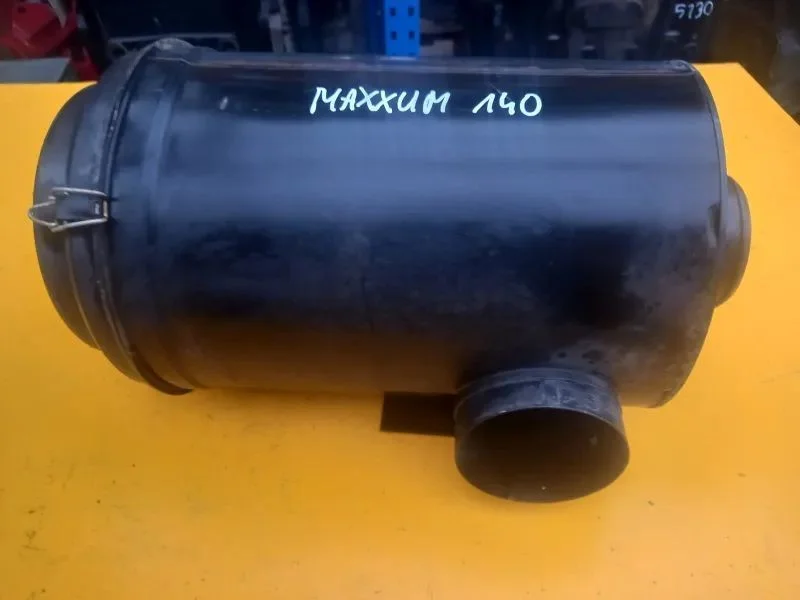 Obudowa filtra powietrza guma Case Maxxum 140 – zdjęcie 2