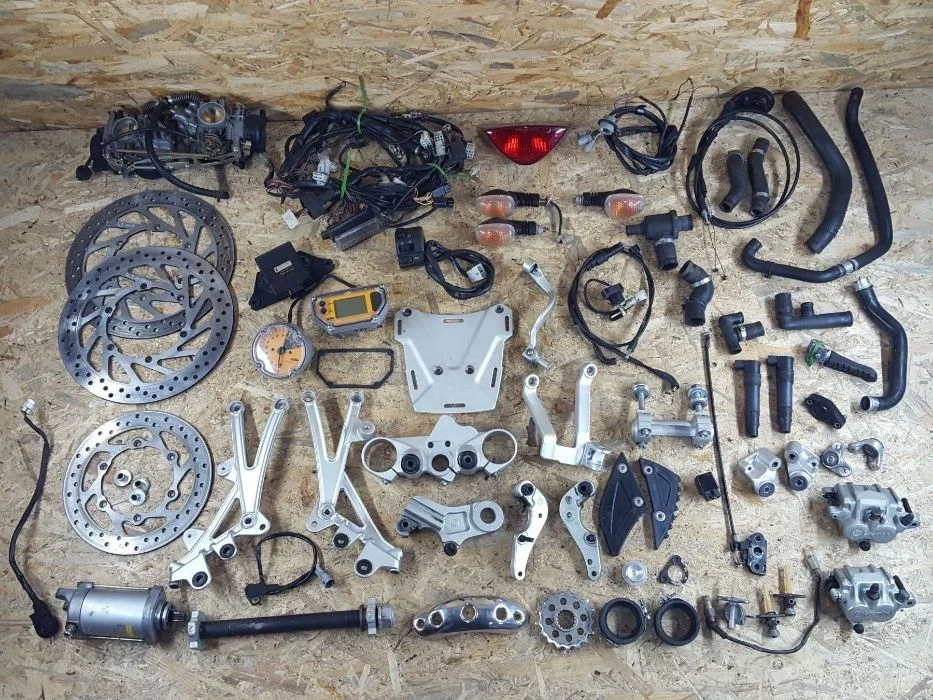Komplet KTM Adventure 950 czescii 05-06r