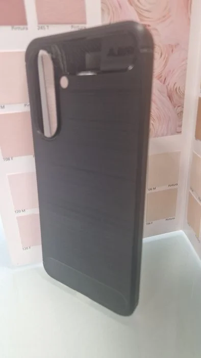 Futerał Carbon do Samsung Galaxy A56 5G czarny – zdjęcie 4
