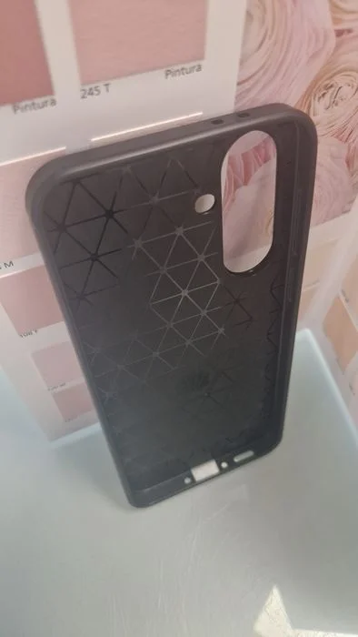 Futerał Carbon do Samsung Galaxy A56 5G czarny – zdjęcie 7