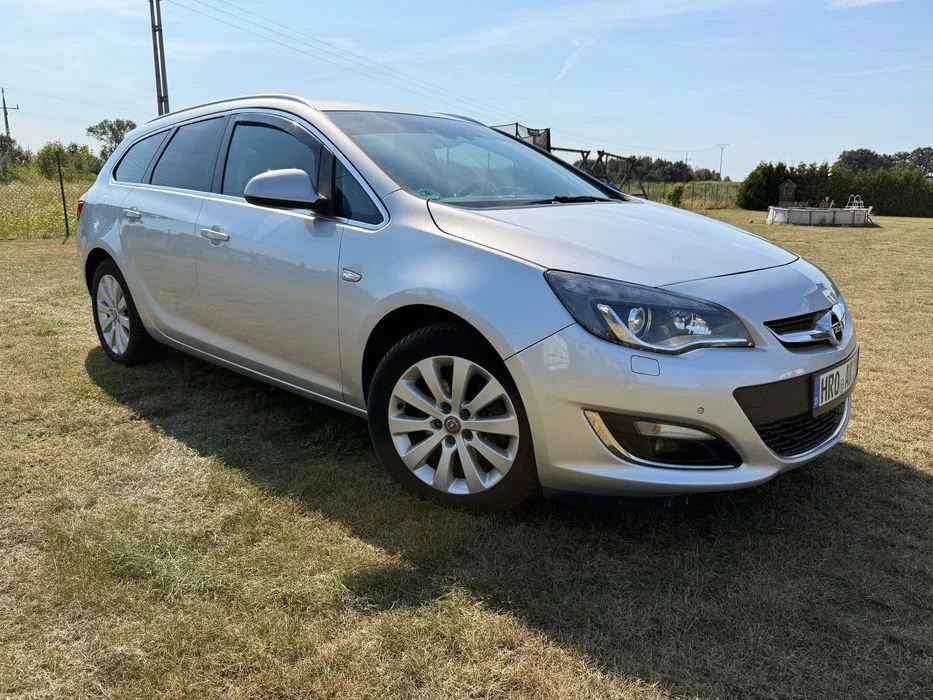 Opel Astra Pierwszy właściciel , serwisowany, bi xenon , nawigacja, parktronik