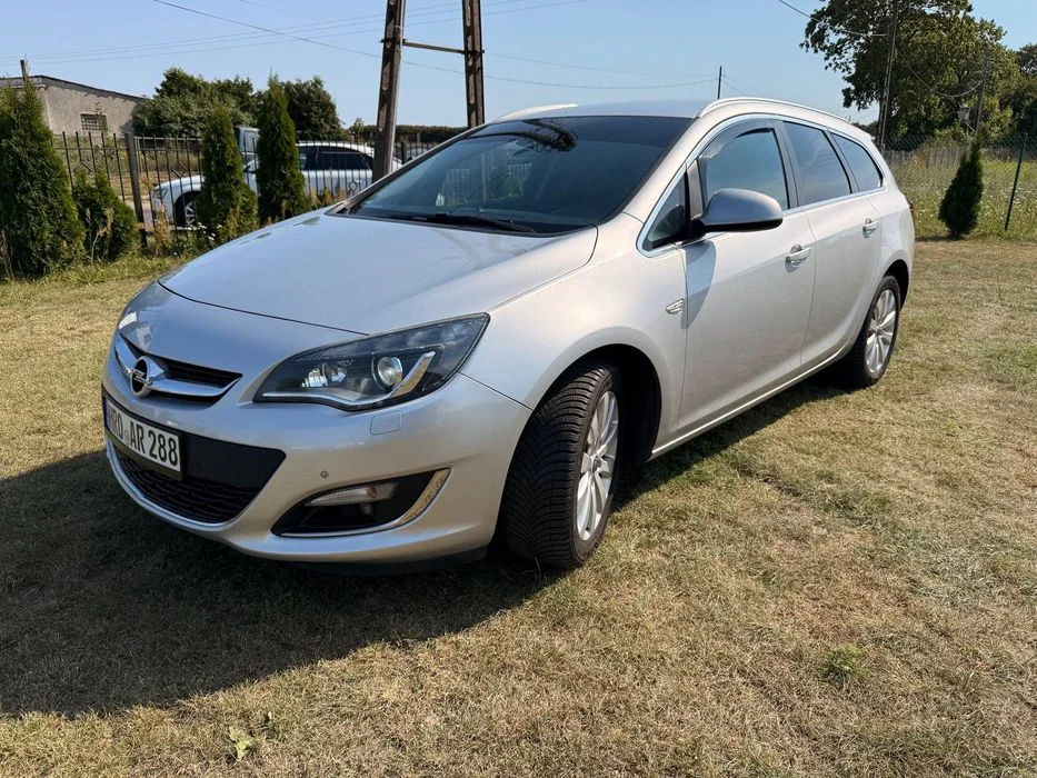 Opel Astra Pierwszy właściciel , serwisowany, bi xenon , nawigacja, parktronik – zdjęcie 2