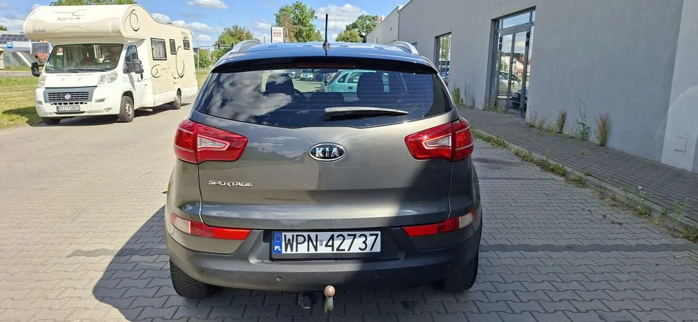 Kia Sportage 2.0b 163KM Serwis Klima Alu Ledy Półskóra Niski Przebieg – zdjęcie 4