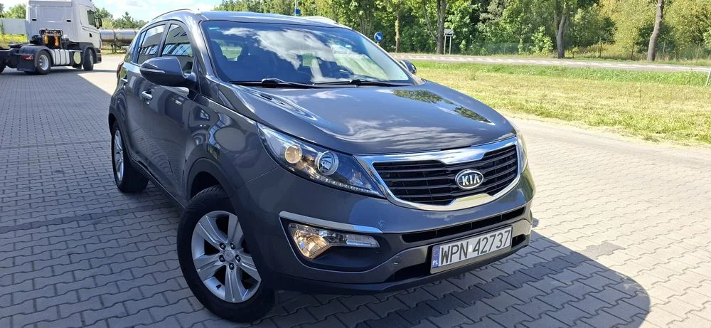 Kia Sportage 2.0b 163KM Serwis Klima Alu Ledy Półskóra Niski Przebieg