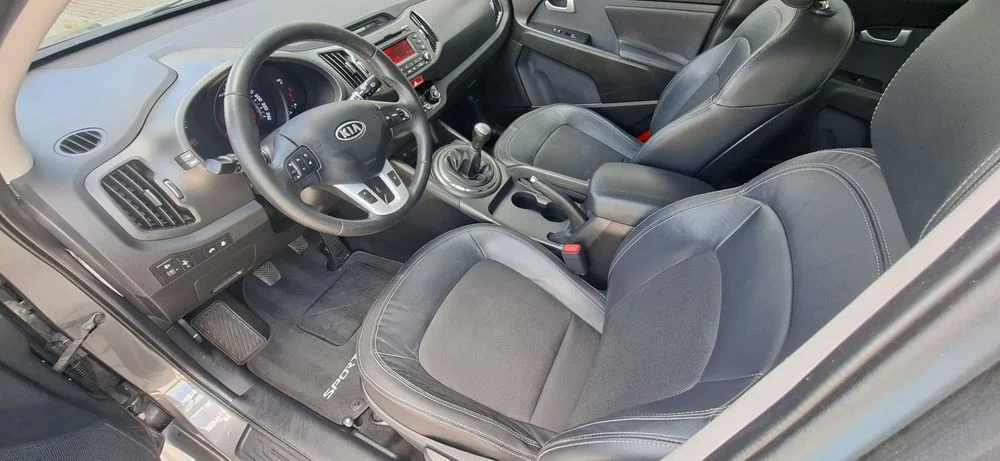 Kia Sportage 2.0b 163KM Serwis Klima Alu Ledy Półskóra Niski Przebieg – zdjęcie 7