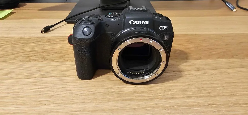 Aparat Canon EOS RP, dwa obiektywy, bogaty zestaw – zdjęcie 2