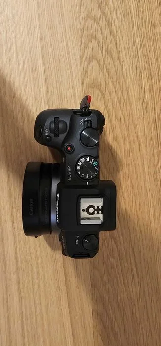 Aparat Canon EOS RP, dwa obiektywy, bogaty zestaw