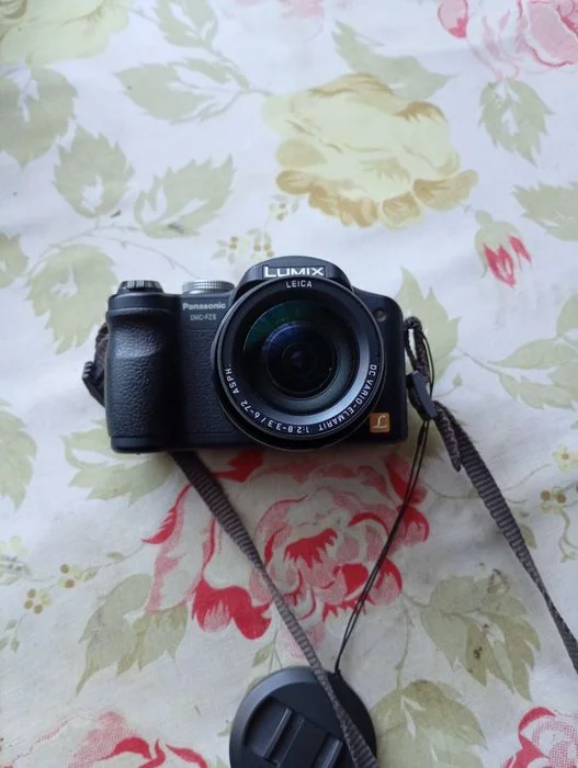 Aparat Lumix DMC-FZ8 – zdjęcie 2