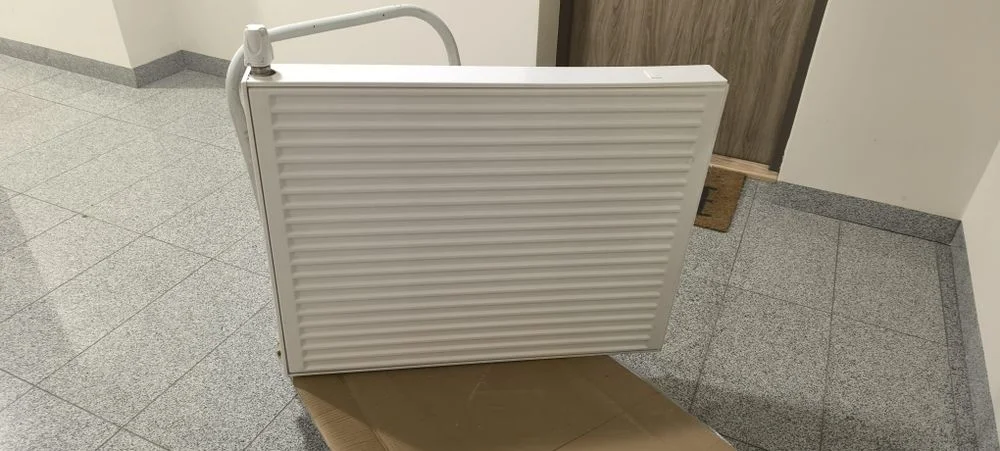 Sprzedam grzejnik panelowy biały 90x70