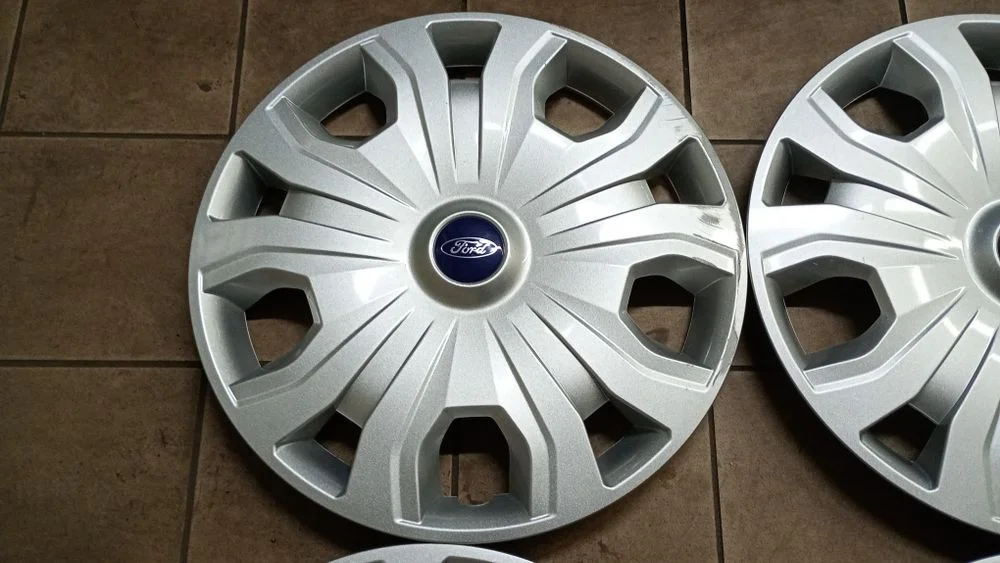 Sprzedam komplet oryginalnych kołpaków Ford 16" – zdjęcie 5