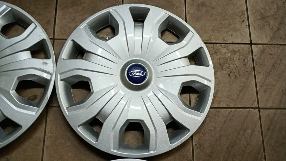 Sprzedam komplet oryginalnych kołpaków Ford 16" – zdjęcie 4