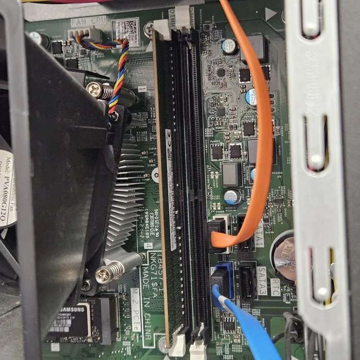 Komputer dell vostro 3670 i5 9th gtx1650 – zdjęcie 6