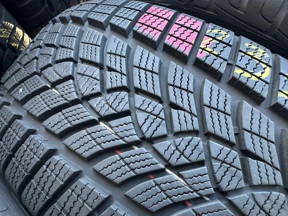 235/55r18 Goodyear UltraGrip_7,7mm_4szt_(7) – zdjęcie 7