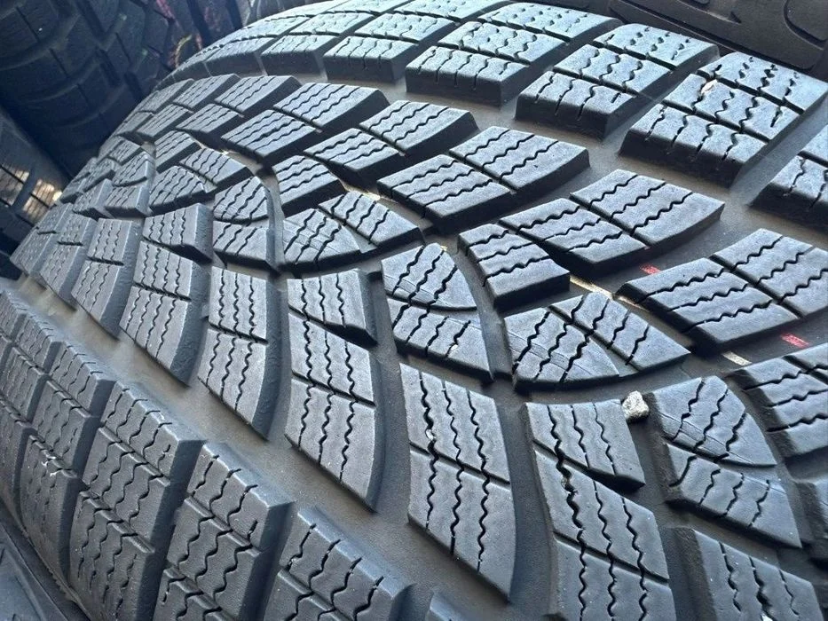 235/55r18 Goodyear UltraGrip_7,7mm_4szt_(7) – zdjęcie 6