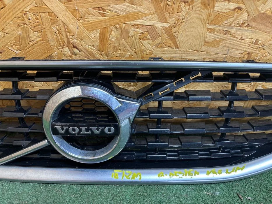 Volvo V40 II Lift R-Design Atrapa ,Grill – zdjęcie 2