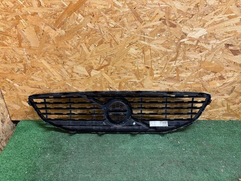Volvo V40 II Lift R-Design Atrapa ,Grill – zdjęcie 3