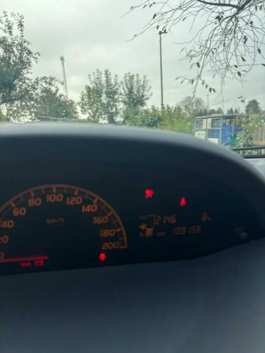 Toyota Yaris mały przebieg – zdjęcie 6