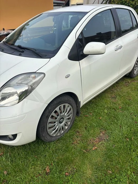Toyota Yaris mały przebieg – zdjęcie 2