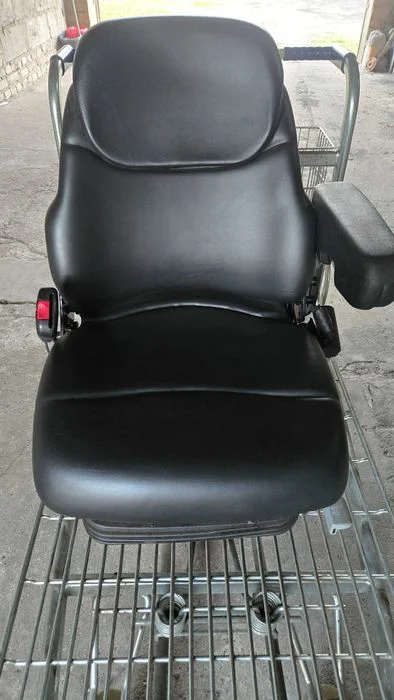 Siedzenie/Fotel pneumatyczny do ciągnika rolniczego - Sears Seating 5000