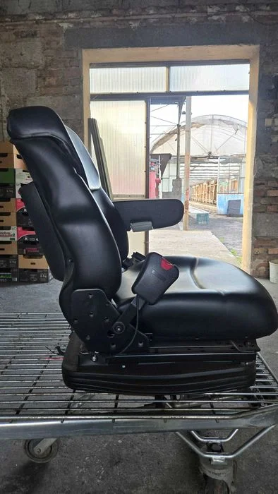 Siedzenie/Fotel pneumatyczny do ciągnika rolniczego - Sears Seating 5000 – zdjęcie 3