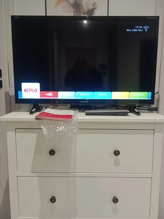 Telewizor Sharp 32 cale Smart Tv DVB-T2 – zdjęcie 2