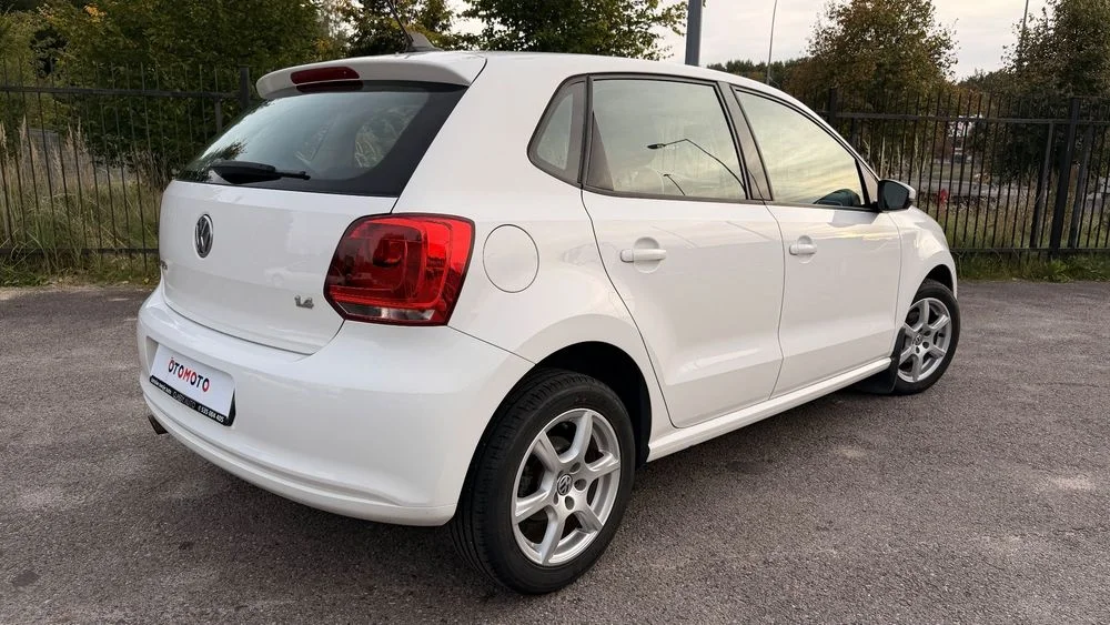 Volkswagen Polo 1.4 benzyna pełna historia idealny stan bezwypadkowy – zdjęcie 2