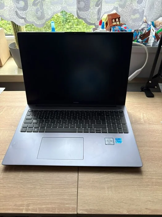 Huawei MateBook D16 (i5-12450H, 16GB RAM, 512GB SSD) – bardzo dobry stan