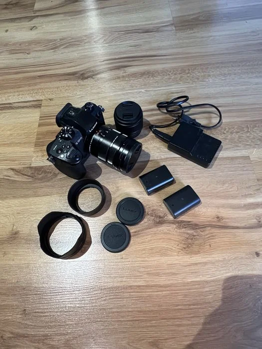 Panasonic Lumix GH5 + Leica 12-60 f/2.8-4 + 25 mm f/1.7 – V-Log – 3 baterie – zdjęcie 2