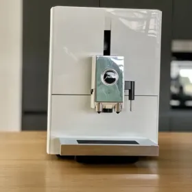 Ekspres do kawy Jura A7 biały stan b.dobry