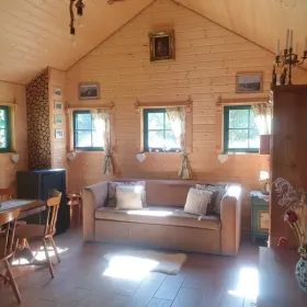 Domek dla czterech osób.