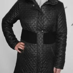Płaszcz kurtka zimowa czarny oryginalny wzór pikowany rozmiar 42