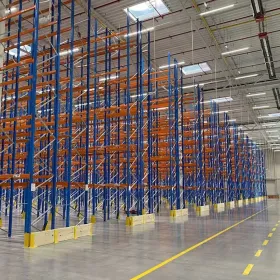 Skup regałów magazynowych, paletowych. Rozbiórka i transport.