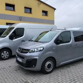 Wynajem nowych busów osobowych i dostawczych