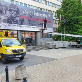 Montaż banerów, montaż reklam, podnośnik koszowy, wysięgnik, zwyżka