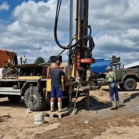 Studnie glebinowe wiercenie. Odwierty pod pompe ciepla